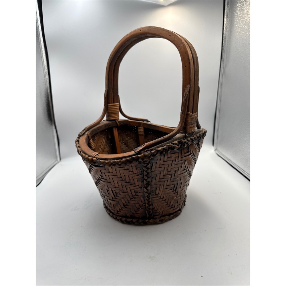 Vintage Hand Woven Wicker Basket Dark Brown Rustic Farmhouse Decor 15in Handle